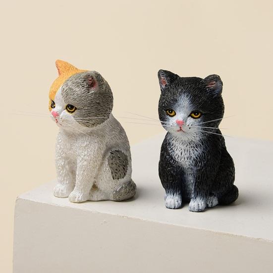 Cat Ornament Resin Statue Handmade Realistic Cat Figurine Home Office Desktop Living Room Decoration