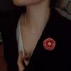 Xiaoxiangfeng Kamelia Brosch Högklassig Femininitet Retro Mångsidig Brosch Elegant Atmosfär Kappa Nål Med Tillbehör