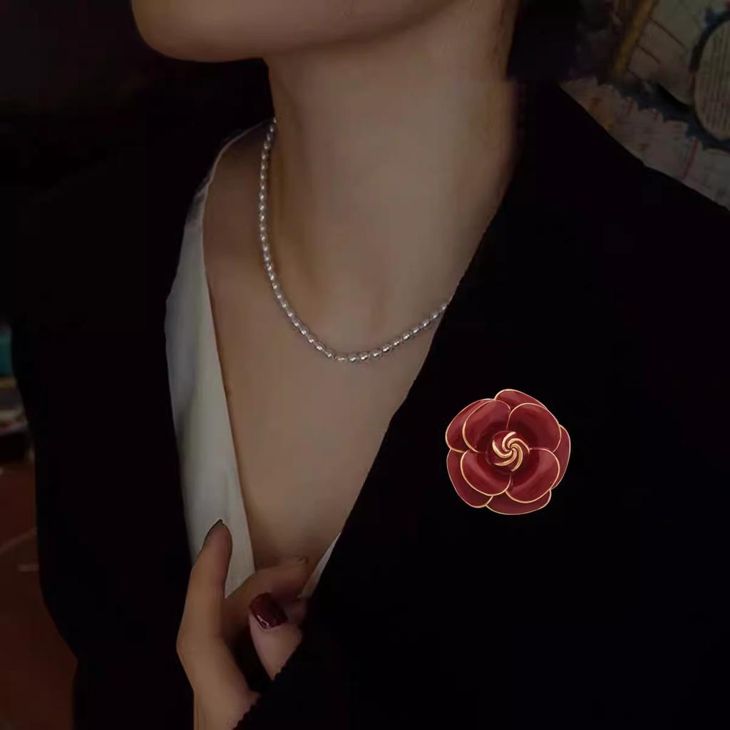 Xiaoxiangfeng Kamelia Brosch Högklassig Femininitet Retro Mångsidig Brosch Elegant Atmosfär Kappa Nål Med Tillbehör