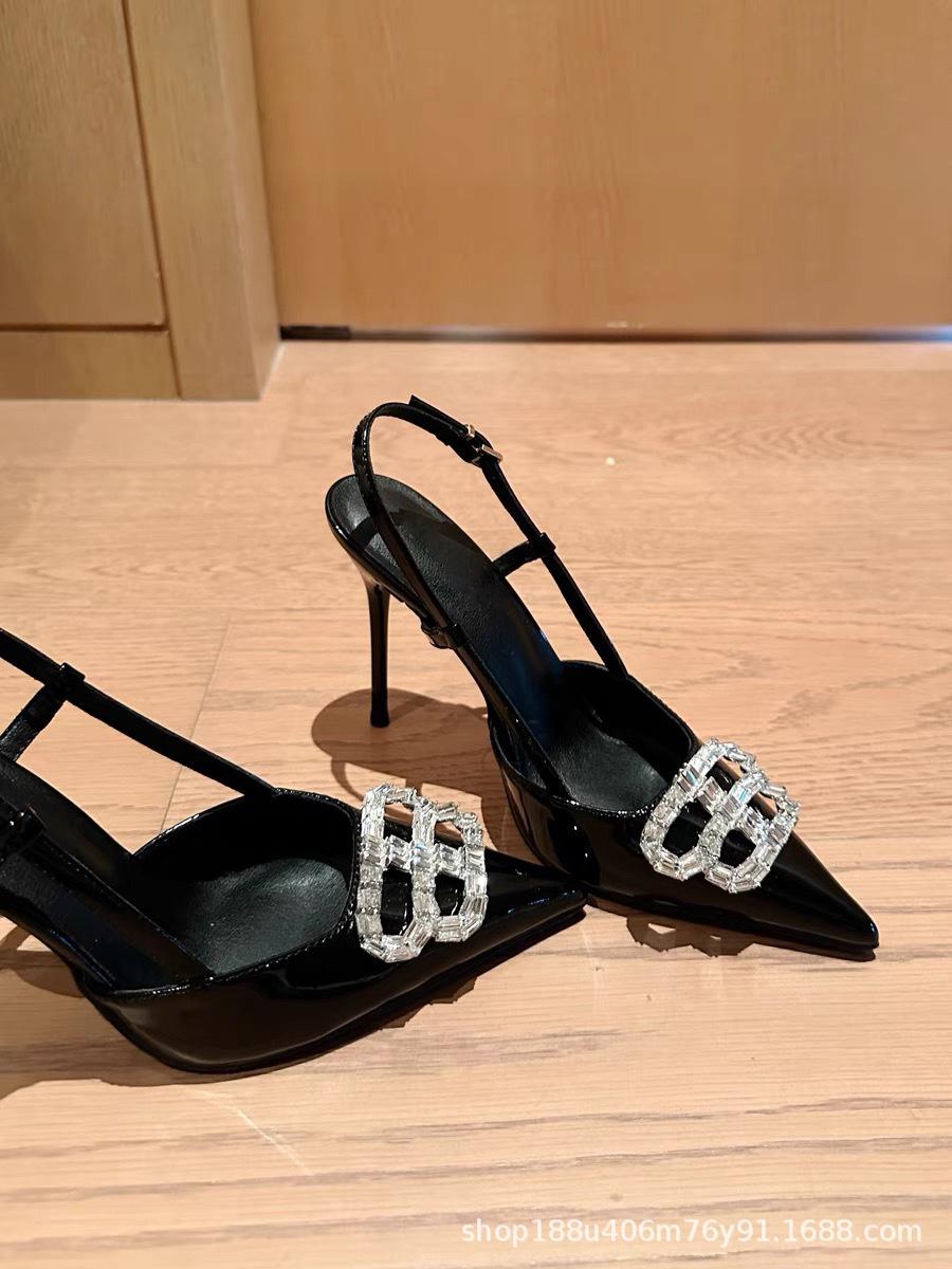 

[В наличии] 2025 новые остроносые черные туфли на высоком каблуке женские тонкий каблук стразы слово с сумкой голова интернет-знаменитость сандалии 40