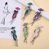 Shell Brooch With Alloy Material For Unisex Fashion Accessory