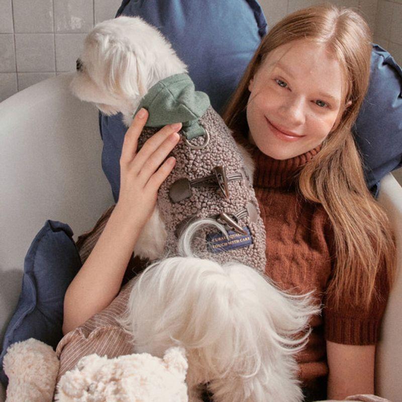 CROOKTHECHIHUAHUA Vesta cu nasturi tip ursuleț de pluș arzător (2 culori)