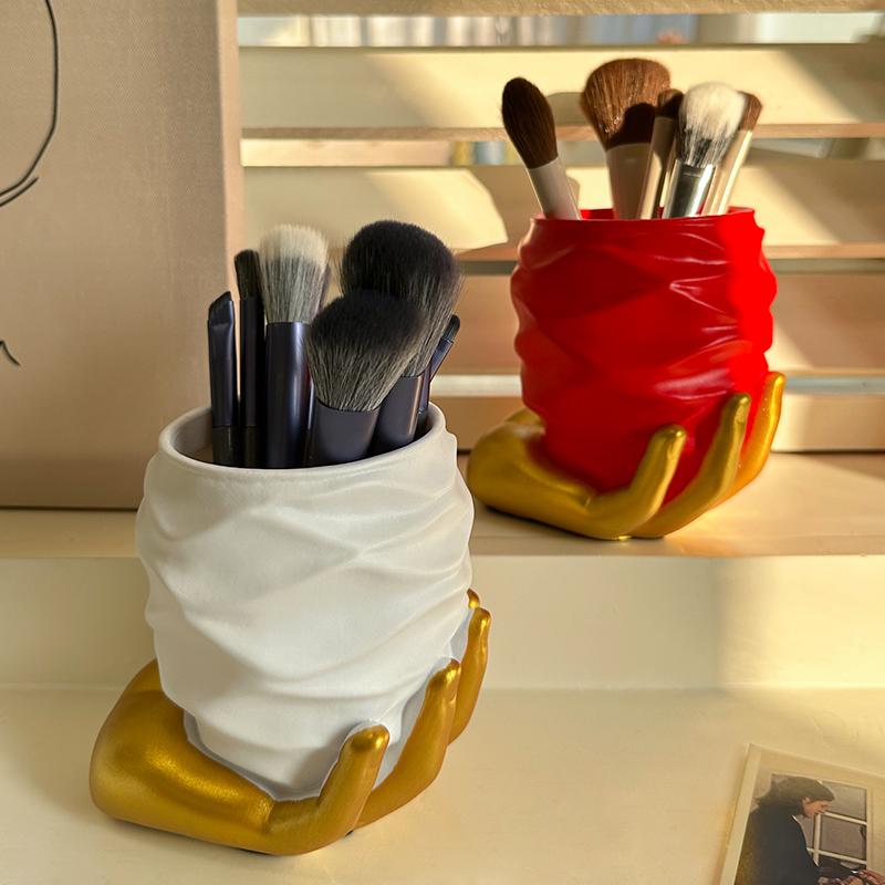 Creative Hand-Held Heart Makeup Brush Cylinder Home Storage Ornament Office Desktop Decoration Makeup Brush Organizer Gift