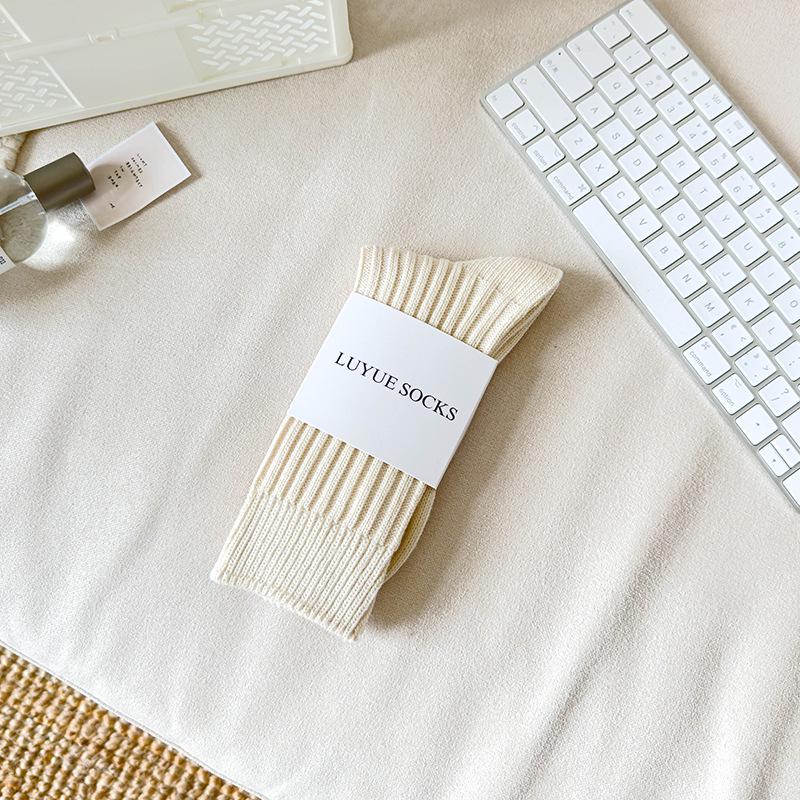 Women's 2024 Shark Pants: Stylish Autumn/Winter Mid-Tube Combed Cotton Socks, Non-Slip, Deodorant, Sweat-Absorbent.