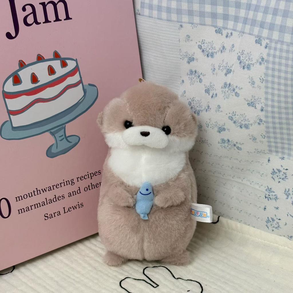 Japanese 10CM Kawaii Sea Otter Plush Toy Keychain Cute Stuffed Animals Little Otter Doll Fish Hugging Sea Otter Straw Hat TOY