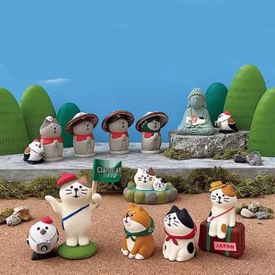 Creative Japanese Style Cat Miniature Resin Ornament - Cute Travel-Sized Desk or Car Accessory