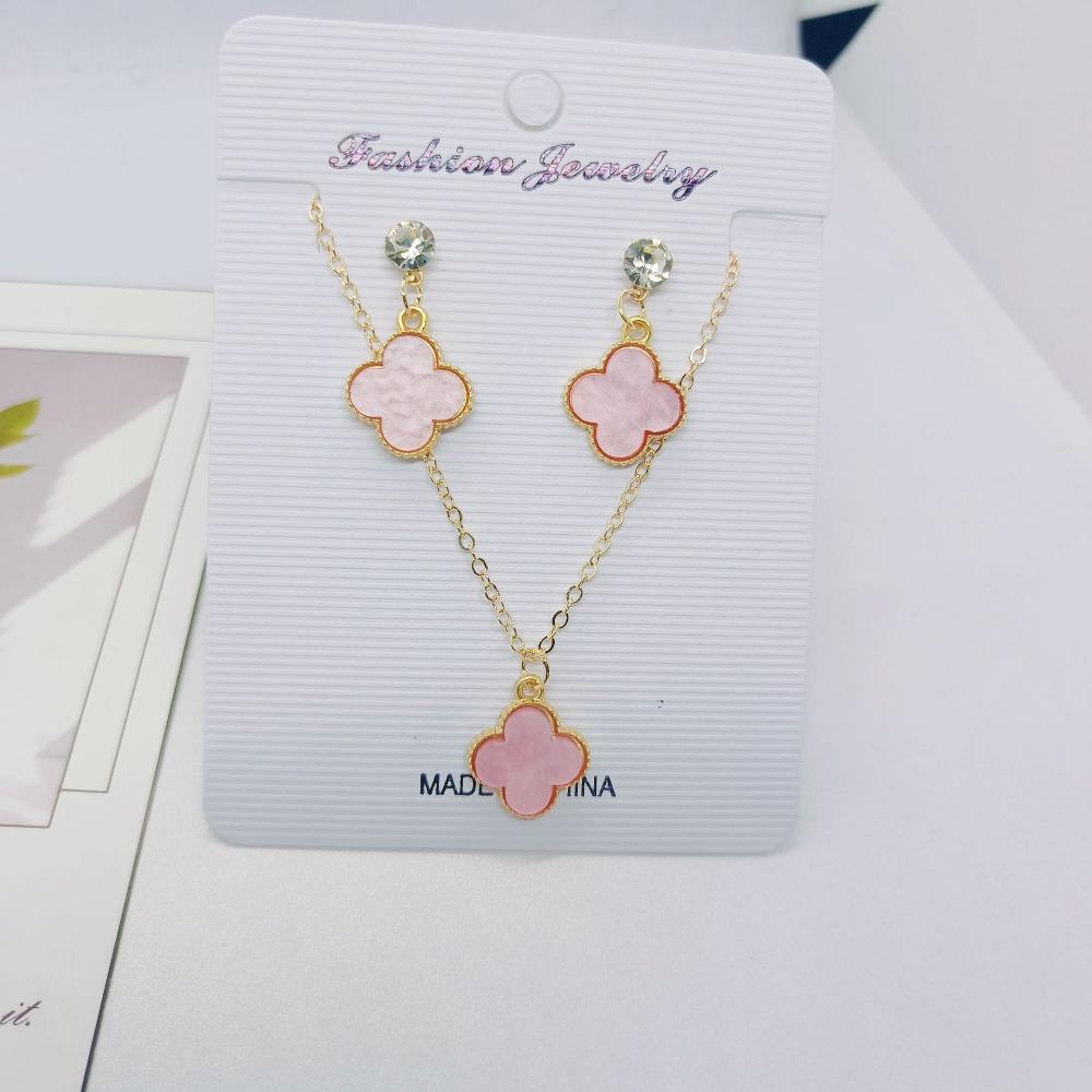 Four-leaf Clover Jewelry Set for Women Simple Lucky Flower Necklace and Earrings Set