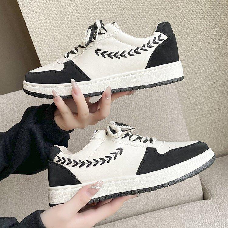 Women's Sneakers Autumn New Rubber Flat Shoes Lightweight Breathable Color-Blocking Wheat Casual Women's Sports Shoes Mixed Batch