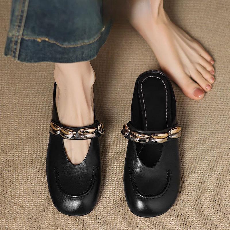 New Style of Women's Shoes with Thick Heels and Flip-flops