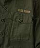 Outstanding [Looney Tunes] Wappen Fatigue Shirt_Olive Green