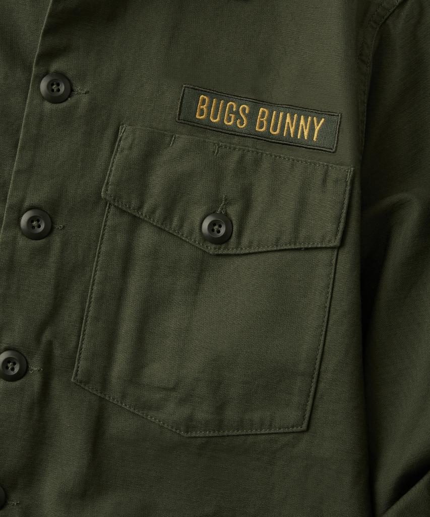 Outstanding [Looney Tunes] Wappen Fatigue Shirt_Olive Green