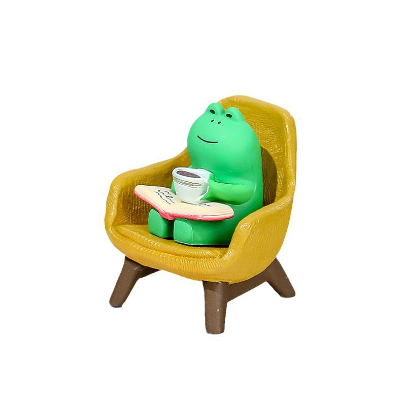 Rui Jie Cute Frog Cartoon Figurine: Desktop Stress Relief and Office Decoration