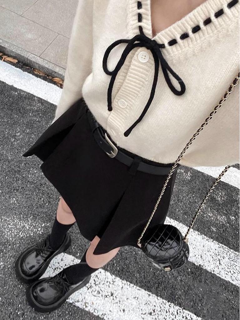 New 2024 Chic Retro Woolen A-Line High Waist Pleated Mini Skirt for Women