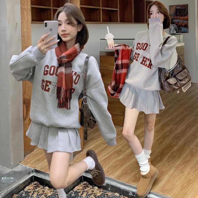 

Korean College Style Color Block Letter Print Hoodie & Pleated Skirt Set for Women Medium