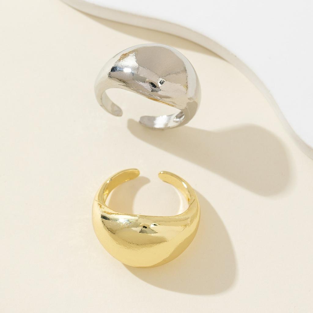 Simple Glossy Oval Open Ring for Women Exquisite Vintage Finger Ring Fashion Casual Versatile Stackable Party Jewelry Gift 2026