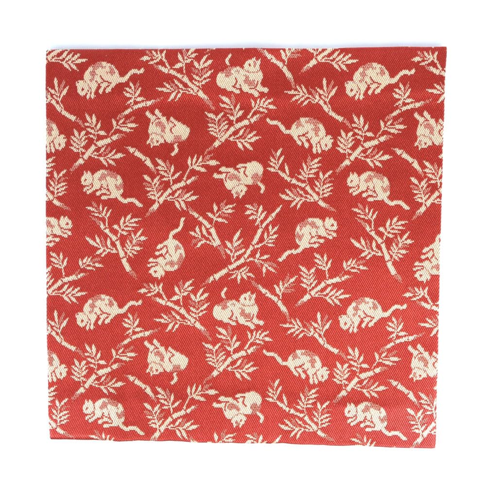 

Чайная утварь, старая шелковая ткань с мотивом бамбукового леса и кошки, красная, чистый шелк, знаменитая ткань, Текстиль Искусства Тацумура