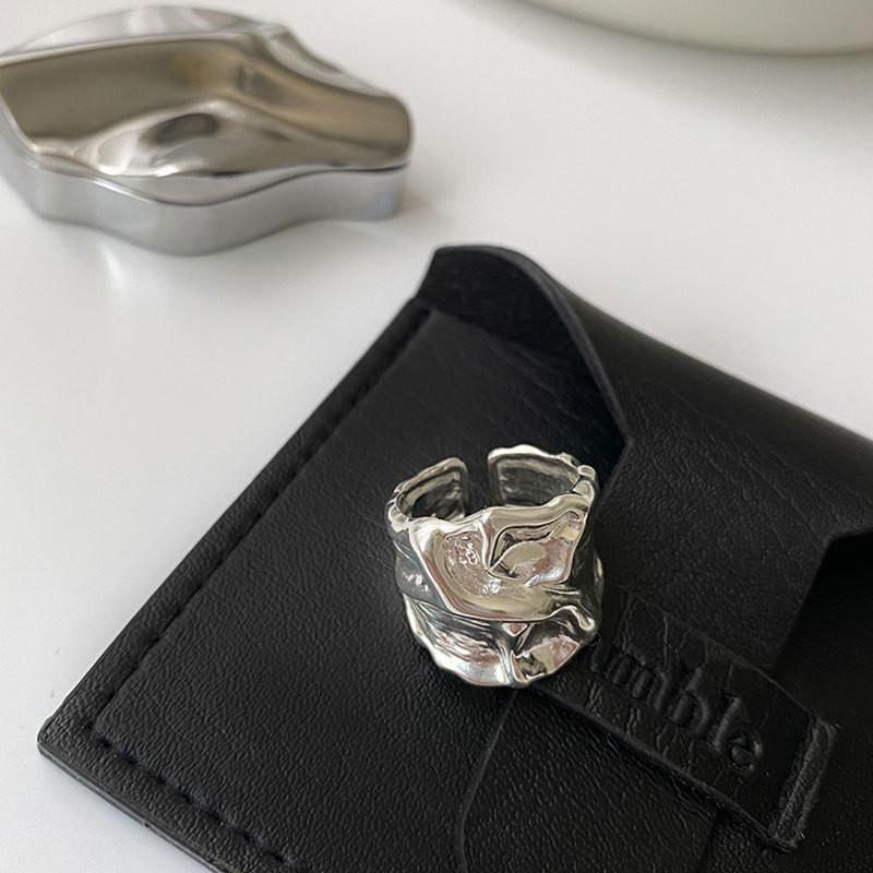 S925 Stylish Modern Sterling Silver Ring For Women Featuring A Distinctive Geometric Design