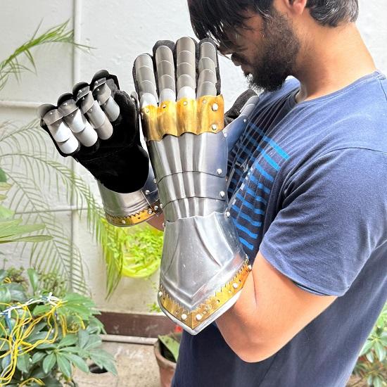Medieval Battle Warrior Brass Steel Gauntlet Gloves Medieval LARP Hand Armor Cosplay And Halloween Costume Gear