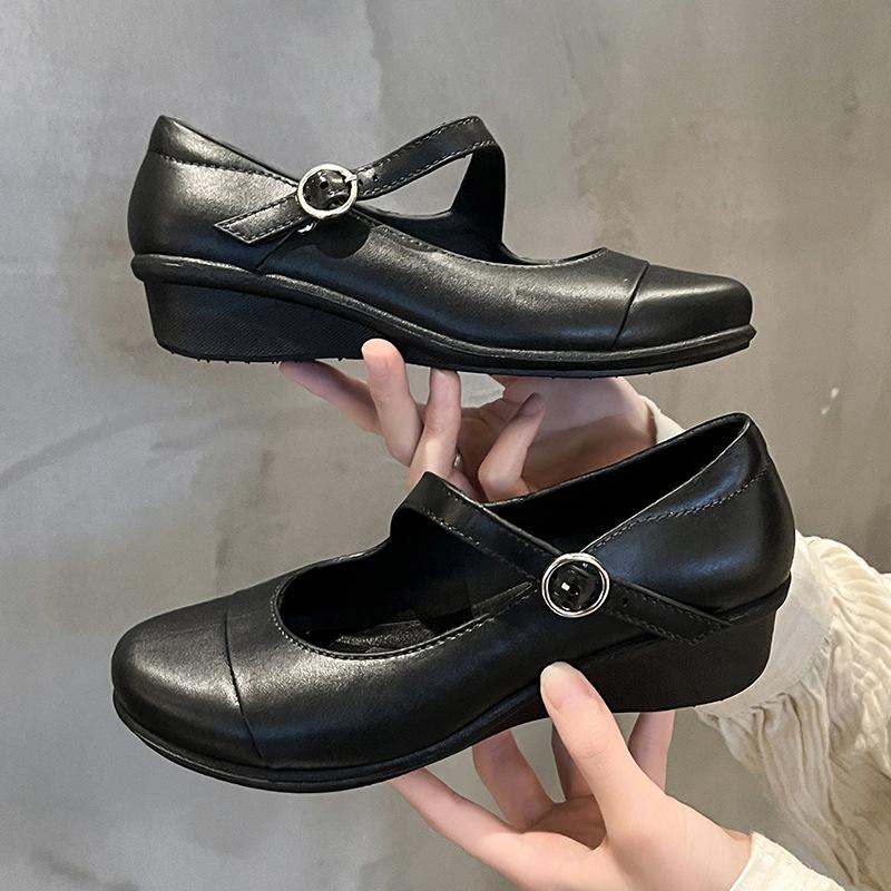 

Лоферы одинарная обувь женские сандалии на танкетке с пряжкой толстая подошва увеличивающие рост темперамент черные маленькие кожаные туфли рабочая обувь для мамы высокий каблук 40 чёрный