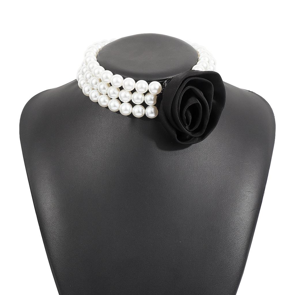 French retro romantic Hepburn style pearl necklace, fresh and sweet rose banquet necklace