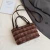 Winter New Fashionable High-value Plaid Commuter Shoulder Bag Casual Bag Simple Messenger Bag