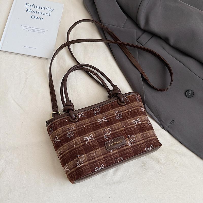 Winter New Fashionable High-value Plaid Commuter Shoulder Bag Casual Bag Simple Messenger Bag