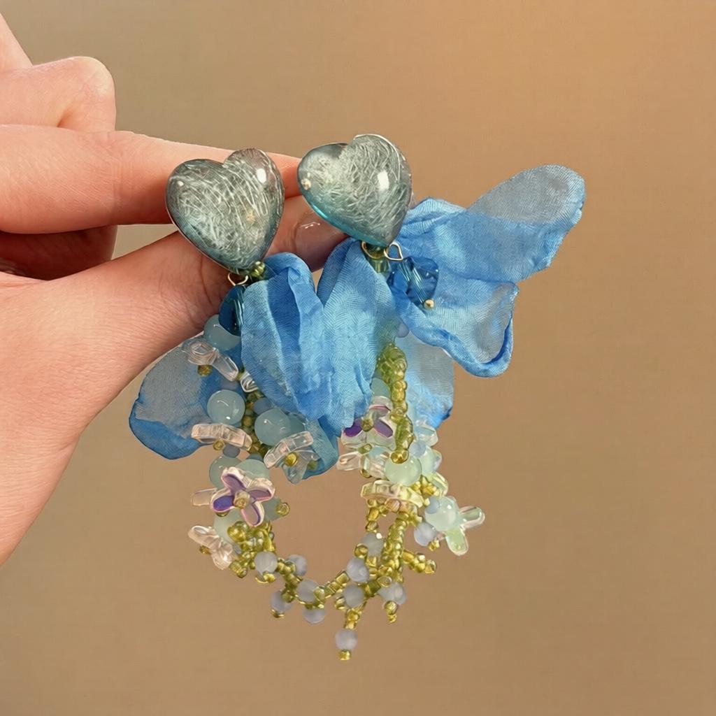 Orecchini a Cuore in Resina Francesi con Nappe a Fiore di Chiffon - Gioielli da Donna Lussuosi e Versatili