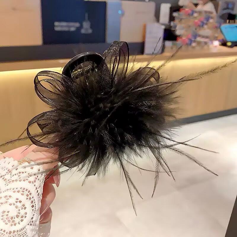 Luxury Black Feather Claw Hair Clip for Women's Updo Hairstyles