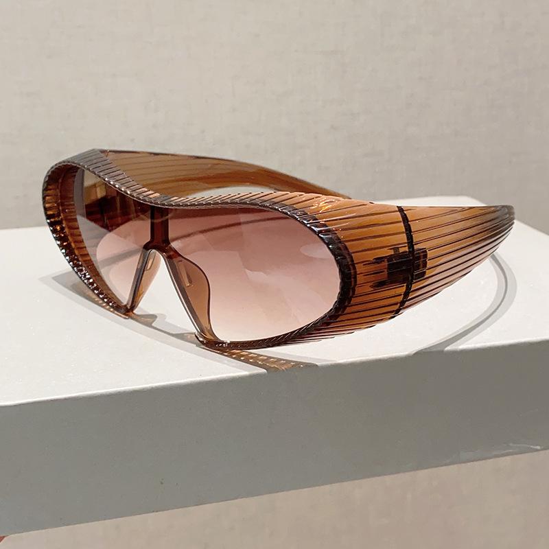 

Y2K Classic Luxury Designer Style Style Irregular Sun Glasses Glasses Ladies For Men Sun Eyeglasses Trend Punk Popular Stripe Big Spectacle Frame
