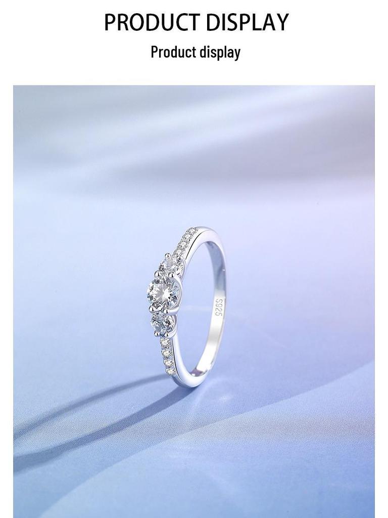Anello da Donna S925 in Argento Stile Europeo-Americano con Tre Pietre Moissanite Pavé Anello di Lusso con Diamanti