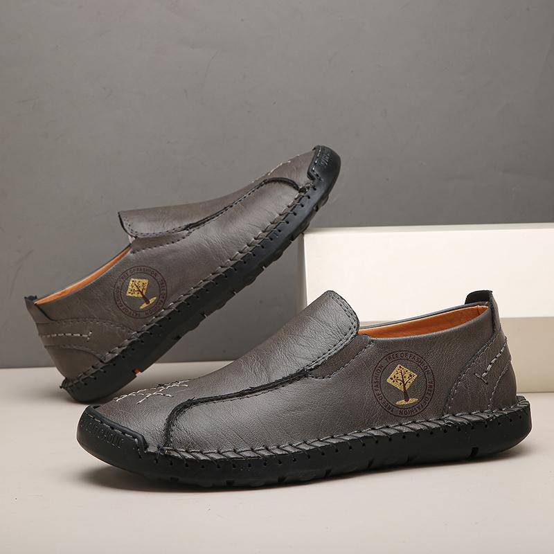 Fashion Men's Handmade Casual Loafers Anti-Slip Slip-On Flats Comfortable Driving Shoes Retro Style Male Loafers Leisure Walk Moccasins