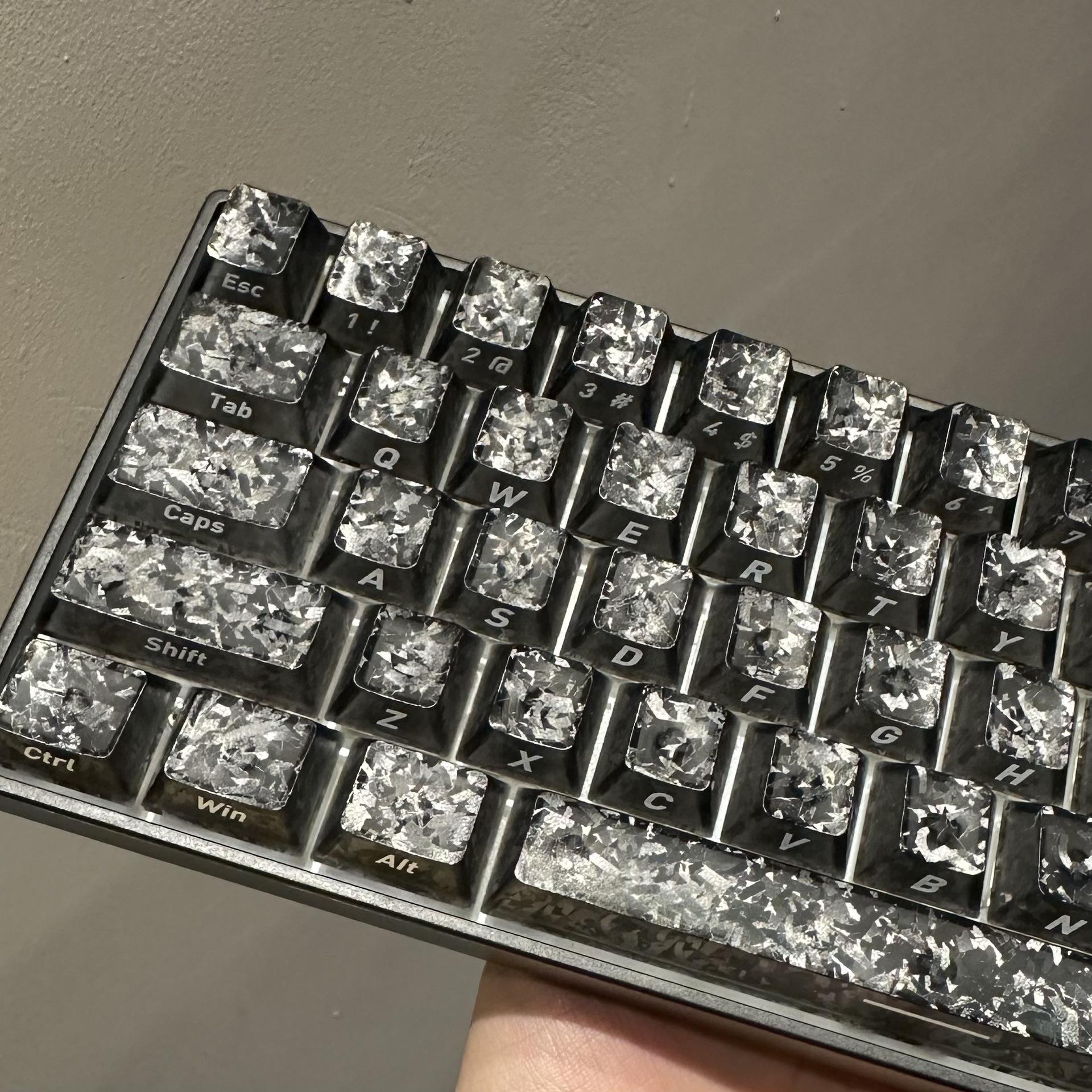

Carbon Fiber Transparent Side-Engraved Keycaps, 119-Key Set Compatible with WOOTING Little Bee Magnetic Switch Mechanical Keyboards