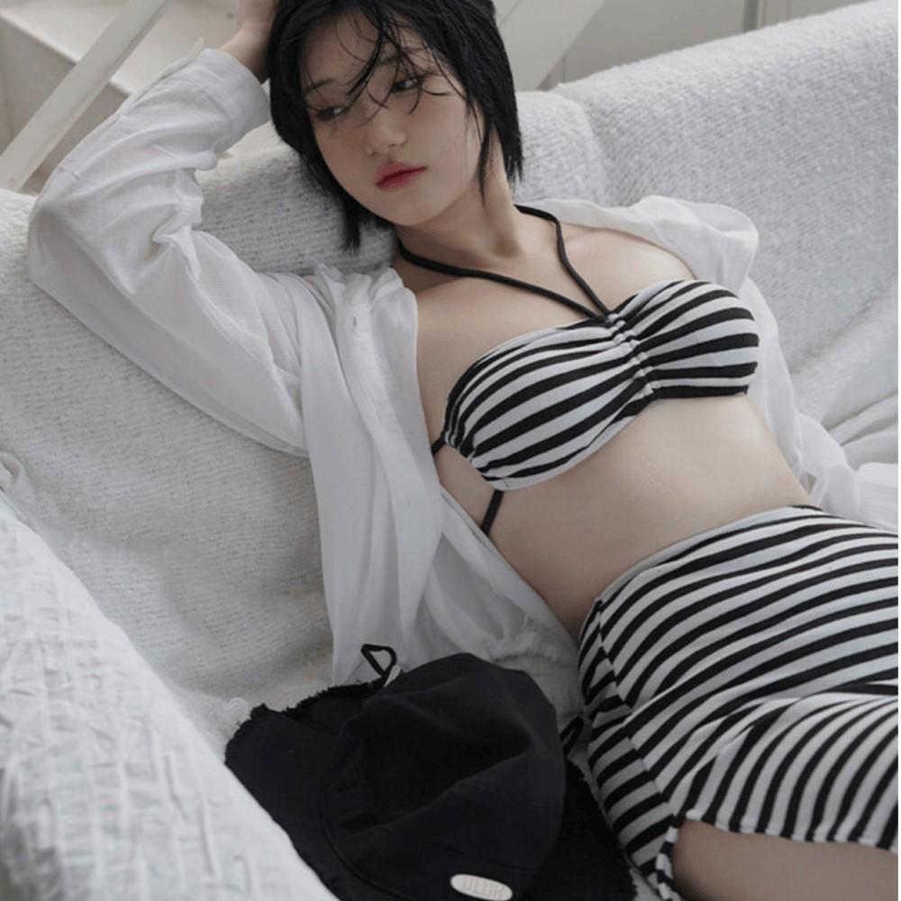Korean Striped Three-Piece Bikini Set - Sexy Bandeau with Chest Pads and Halter Neck, Perfect for Hot Springs & High-End Resorts