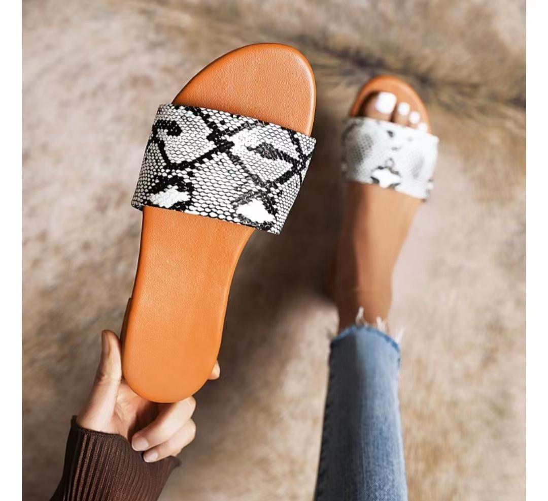 

Летние тенденции 2024 года, женские тапочки, модные туфли с круглым носком, с открытым носком, для вечеринок на открытом воздухе, с квадратным каблуком, повседневные белые шлепанцы без застежек 36 белый