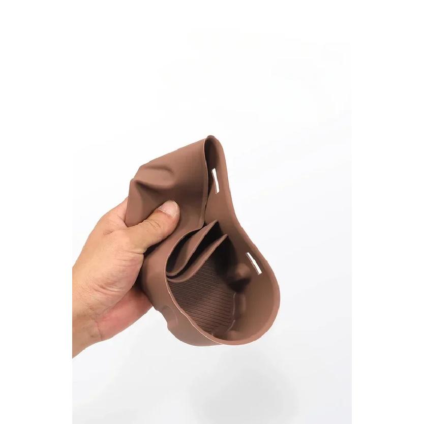 Suitable for Mercedes-Benz GLB220/EQB/GLA/A200L central control water cup pad storage box EQA supplies interior cla
