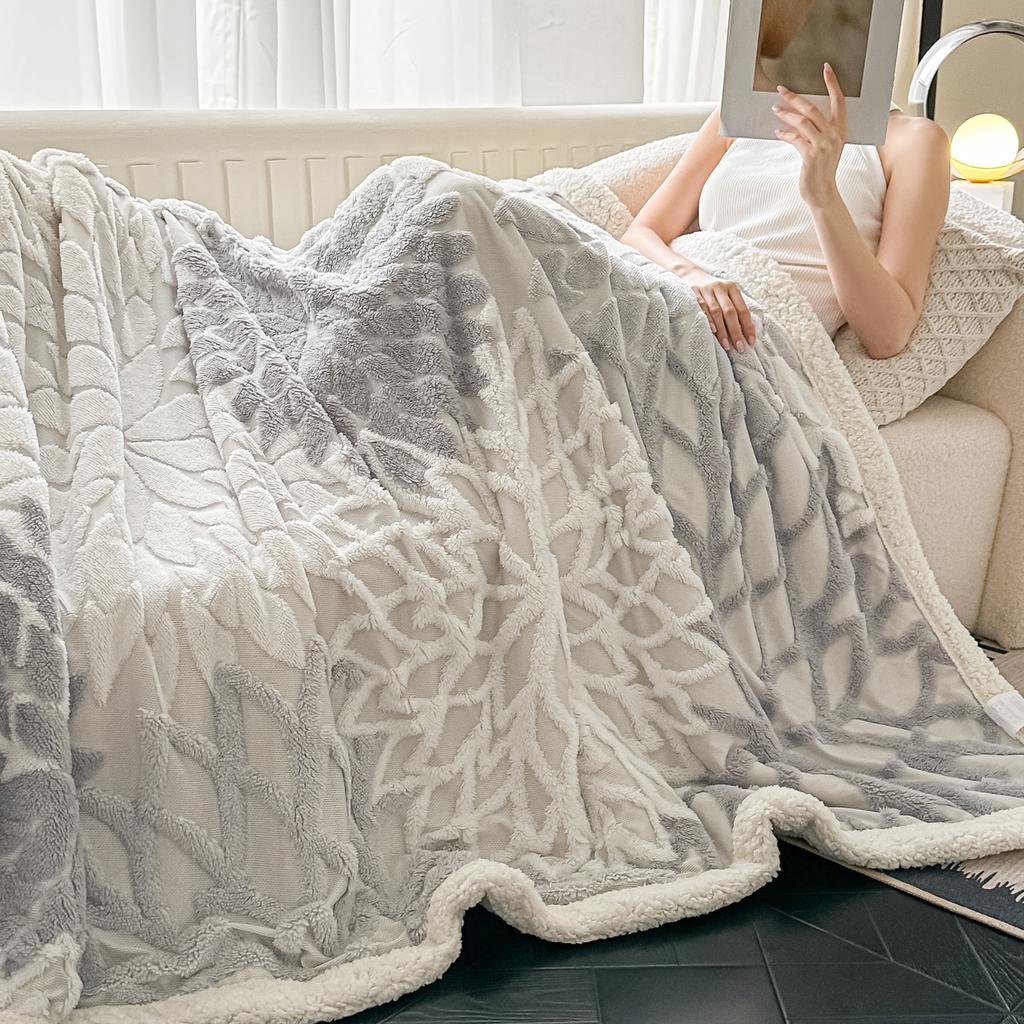 New thickened lamb fleece blanket, jacquard yarn-dyed, double-layer fleece blanket, cationic multi-functional small blanket