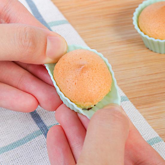 10Pcs Muffin Non-stick Cup Flexible Silicone Holiday Party Cupcake Liner for Household