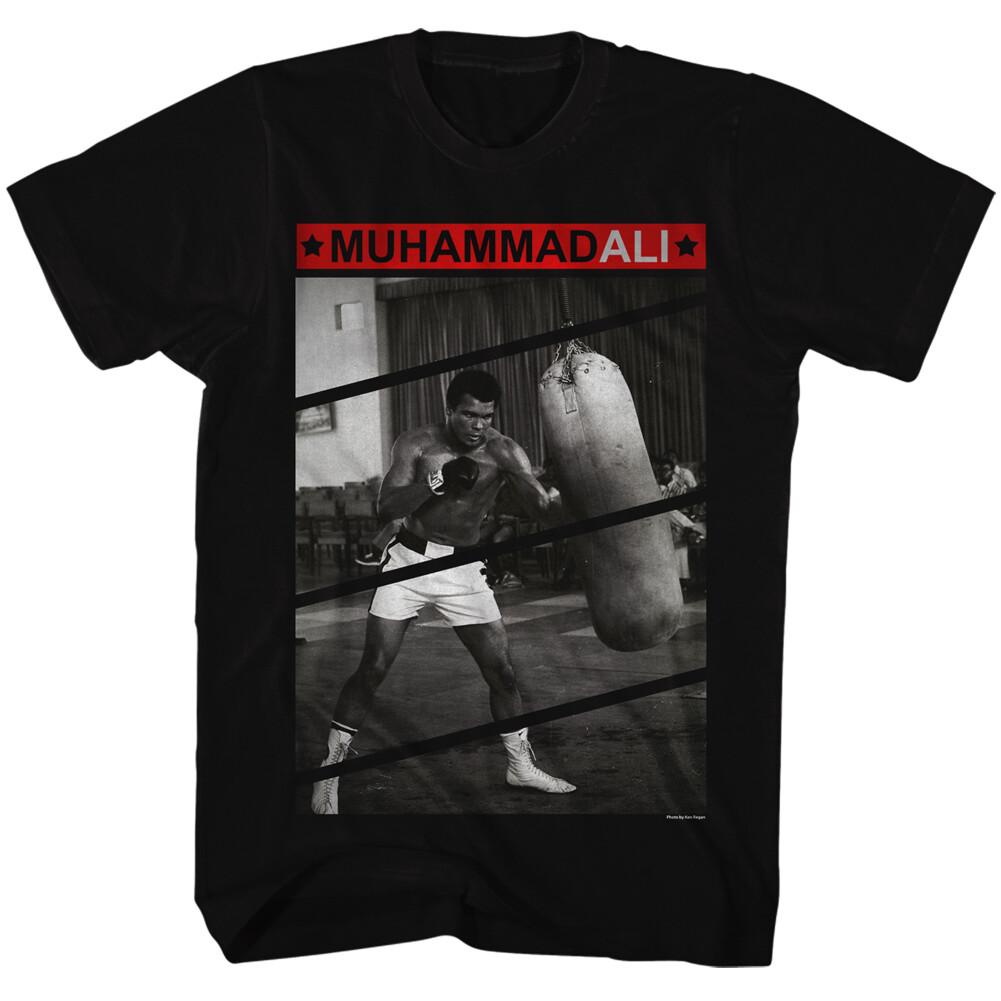 Muhammad Ali Boxing Champ Hitting Punching Bag In Gym Men s T Shirt S