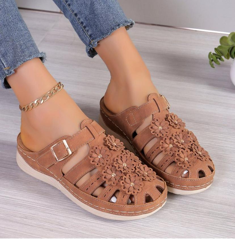 

Пляжні сандалі великого розміру 2024 літо нові жіночі ретро повсякденні квітка танкетка один ремінець 41 темно-коричневого кольору