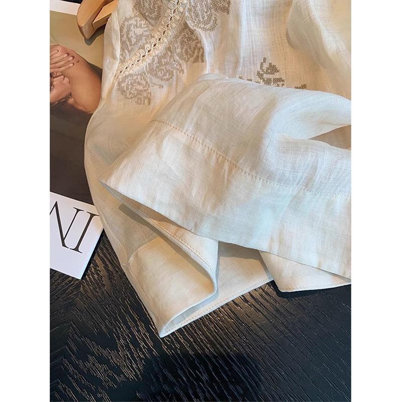 Women Floral Embroidery Round Neck Back Button Sleeveless Linen Blouse