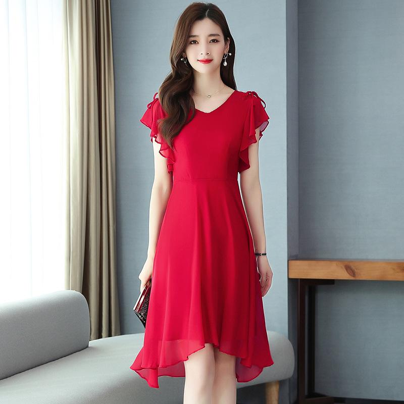 Robe d'été noire en mousseline style Hepburn: Ourlet irrégulier et coupe amincissante