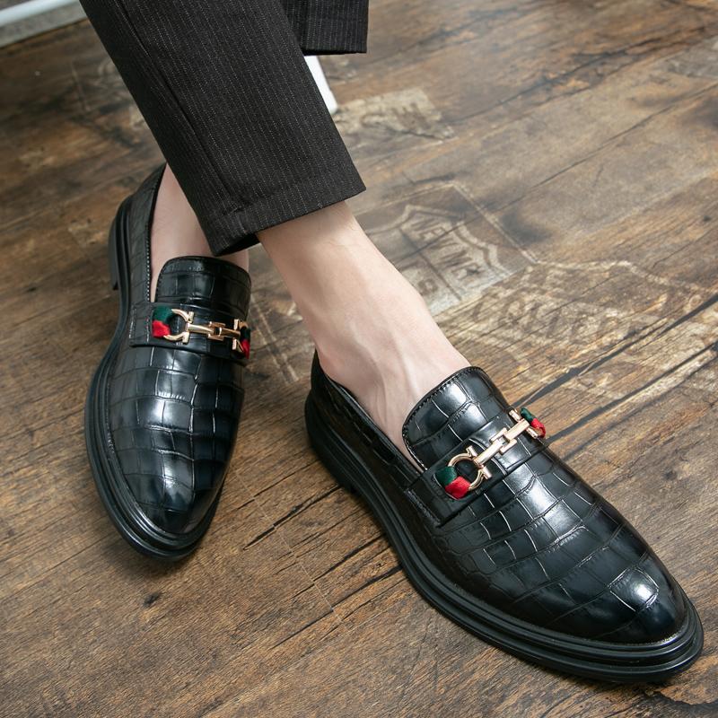 Designer di Moda Vera Pelle Pelle di Mucca Marca di Lusso Uomo Casual Guida Abito Mocassini Neri Mocassini da Uomo Italiani Scarpe da Matrimonio Ufficio