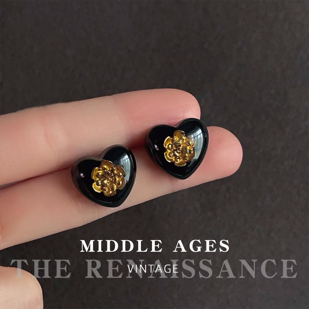 Легкие черные золотые ретро серьги-гвоздики с сердечками Французские маленькие серьги с ароматными цветами серьги