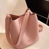 Bucket Women's Bag New Niche Fashion Shoulder Messenger Bag Feeling Large Capacity Versatile Soft Leather Underarm Bag
