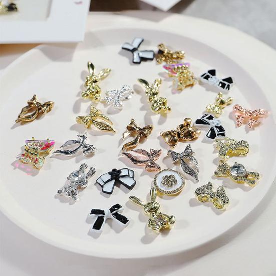 1 Beutel Nageldeko Verschiedene Formen Nicht Verblassende AB Beschichtung Legierung Aurora Nail Art