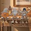 Handgefertigte Holz-Feiertags-Tischdekorationen Halloween Kürbis Vogelscheuche Schottische Hochlandrind-Figuren, Niedliche Hängende Bein-Ornamente, Langlebiges Erntedankfest
