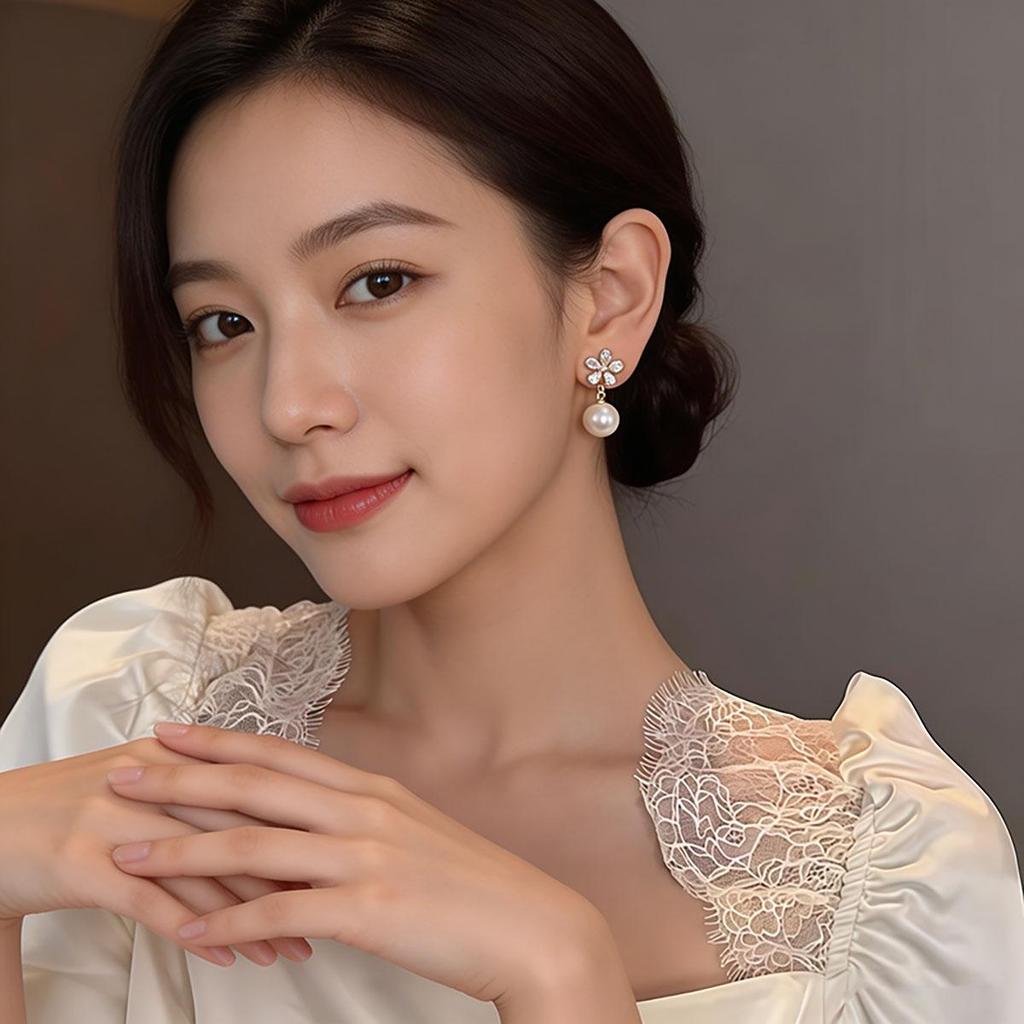 Gentle French Flower Imitation Pearl Earrings for Women, Daily Sweet Ear Studs, Temperament Versatile Internet-famous Fashion Ear Accessories