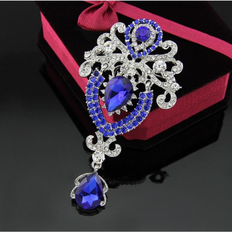 Gorgeous and Luxurious Drop-shaped Brooch Set with Diamonds, Trendy and Popular Alloy Clothing Accessory Pin