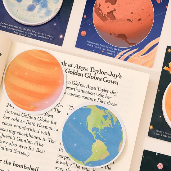 Planet-Themed Round Note Pads Creative Earth Moon Self-Adhesive Memo Pads for Students Practical Office School Supplies