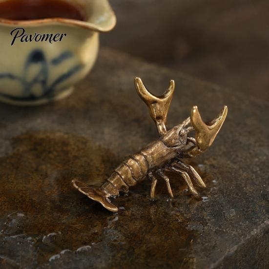 Unique Desktop Decoration Brass Lobster Figurine, Multifunctional Ornament for Tea Pet Lid Rest Brush Desk Organizer Pens And Brushes Holder